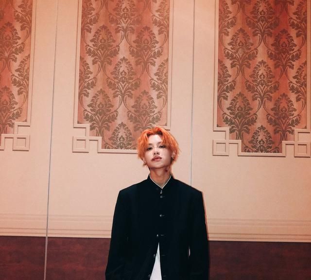 02年黄明昊"战损妆"太霸气,穿上日系校服,变身热血高校老大