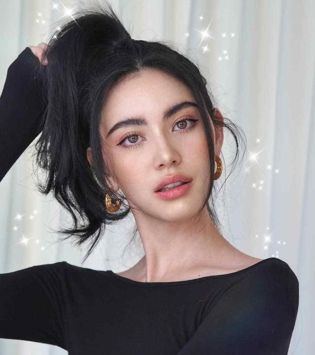 既有高颜值,还有超细美人腰,泰星mai依旧抱怨:我最近变胖了