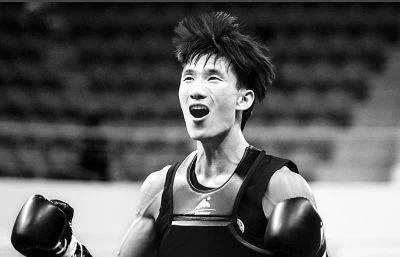 ko"皇家卫士"蓝桑坤,击败杀玉狼,他是低调的散打王张开印