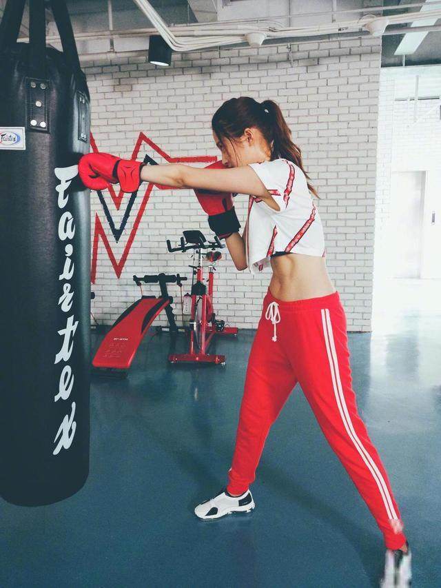 腹肌|马甲线|健身_新浪新闻