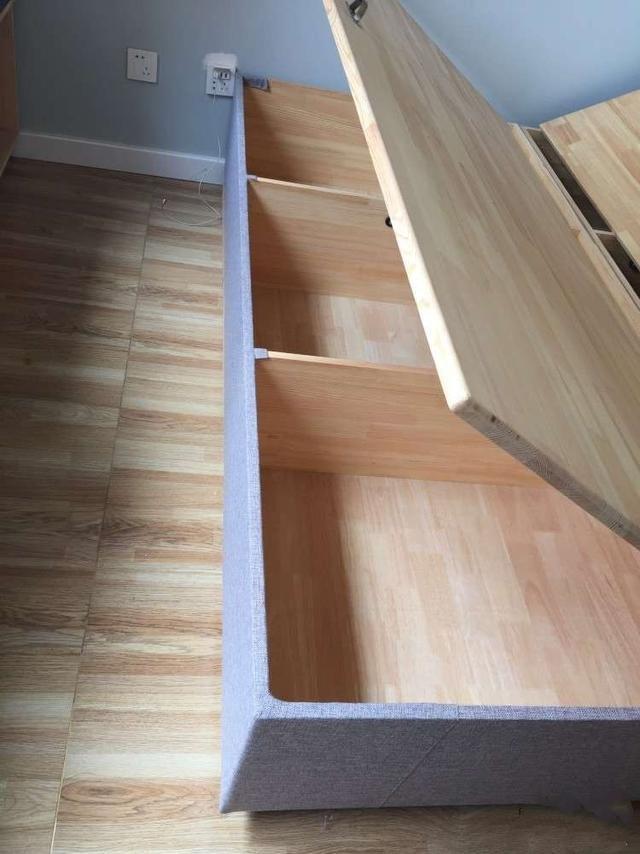 木工能打这样的床,真的要多给500块工钱!连衣柜都省了,太牛