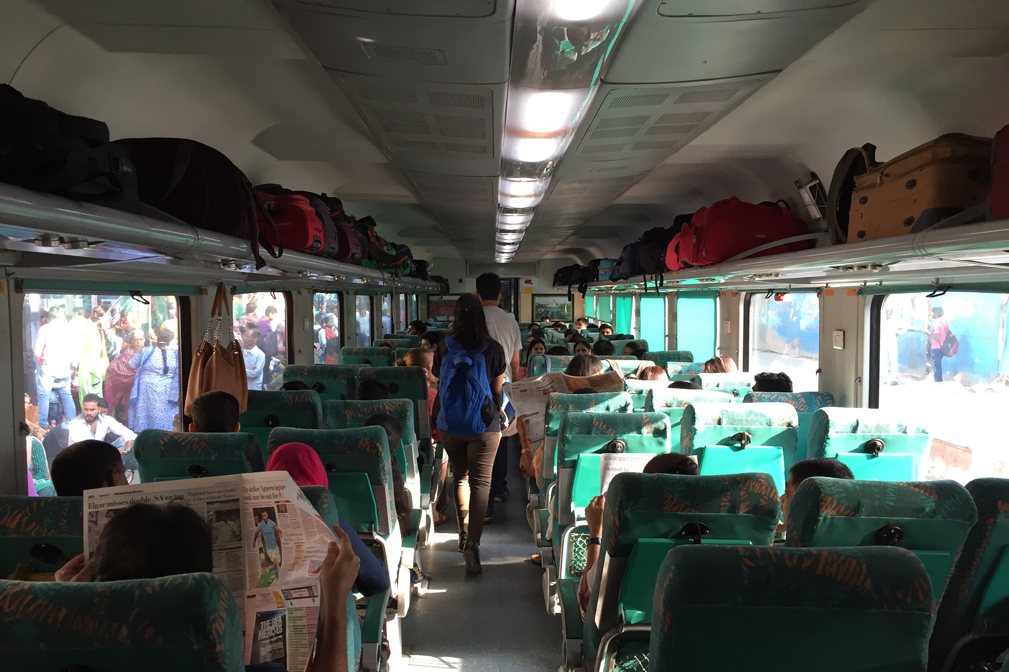 实拍印度火车卧铺内部干净整洁跟你想象的或许不一样