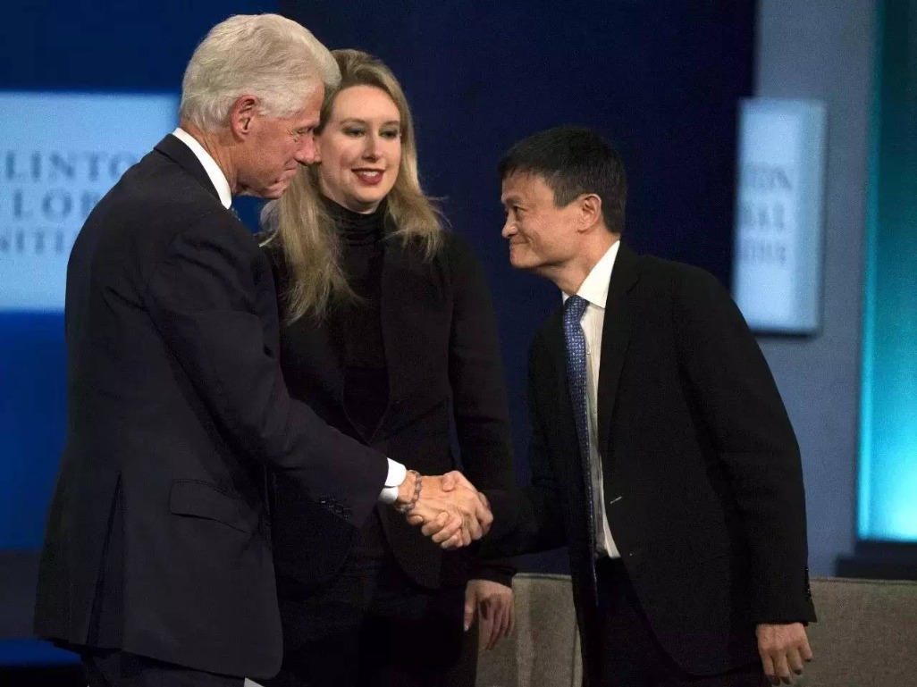 马云和各国领导见面握手画面非常多唯独对她用过双手