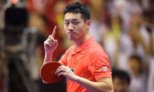 许昕,中国乒乓球运动员,左手直板,手感好,经常比赛中打出神球,极具