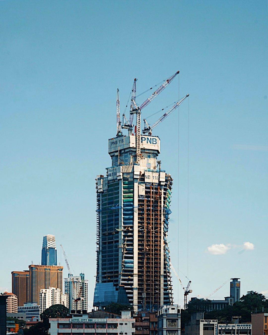 楼顶526米的高楼为成全球第二造118米塔尖总高度将超644米