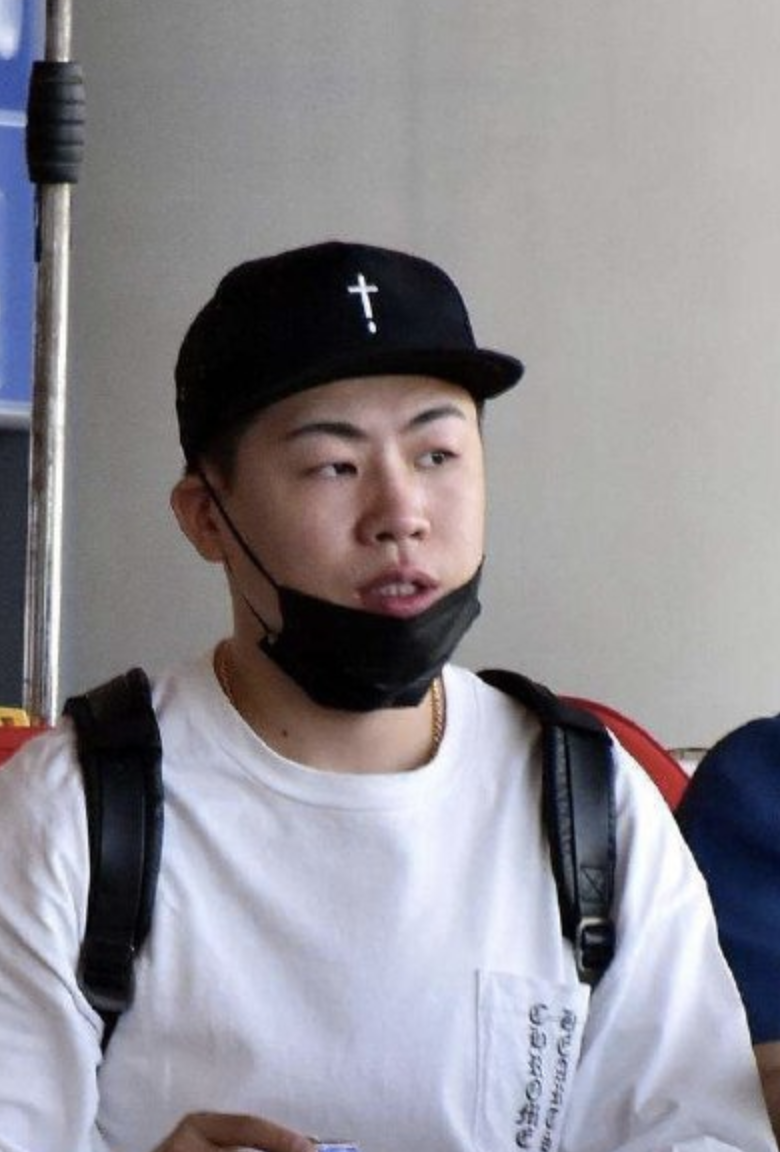 胡彦斌减肥晒健身照瘦出了瓜子脸隔空喊话网友求鼓励