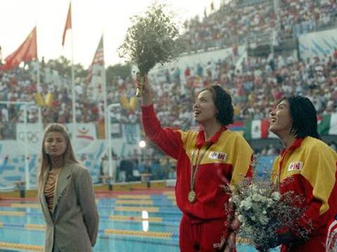 奥运冠军成女总裁!曾力压美国名将创造历史,回国发展风生水起|庄泳|中国游泳队|名将_新浪新闻