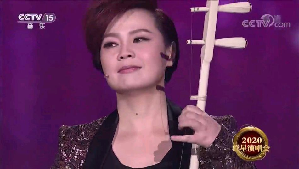 51岁周冰倩离婚8年跟前夫依然是朋友13岁儿子已是个小暖男