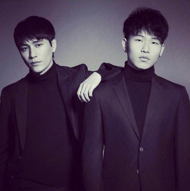 陈坤在晒与儿子合照，父子同框颜值比儿子还高，网友直呼长相随妈