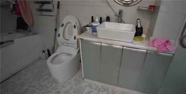 为了11只猫咪,搬进1500万别墅里,地下室比一套房都要大