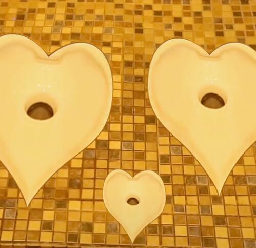 间,但找了很久还没找到,说道:全不能用|洗手间|蹲坑|商场_新浪新闻