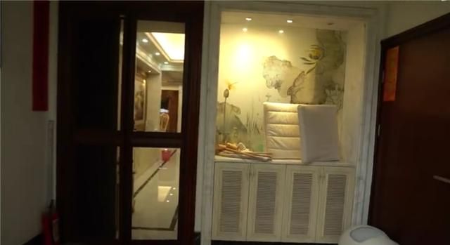 为了11只猫咪,搬进1500万别墅里,地下室比一套房都要大