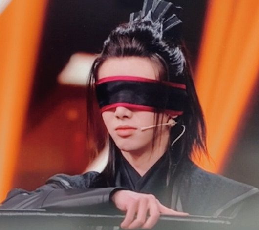 《庆余年》剧组登台,唯独不见"五竹叔"身影摘掉眼罩不敢见人?