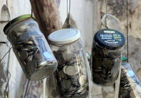 男子购买了一套死亡老人房,推倒翻新后,却在房屋里有了意外收获