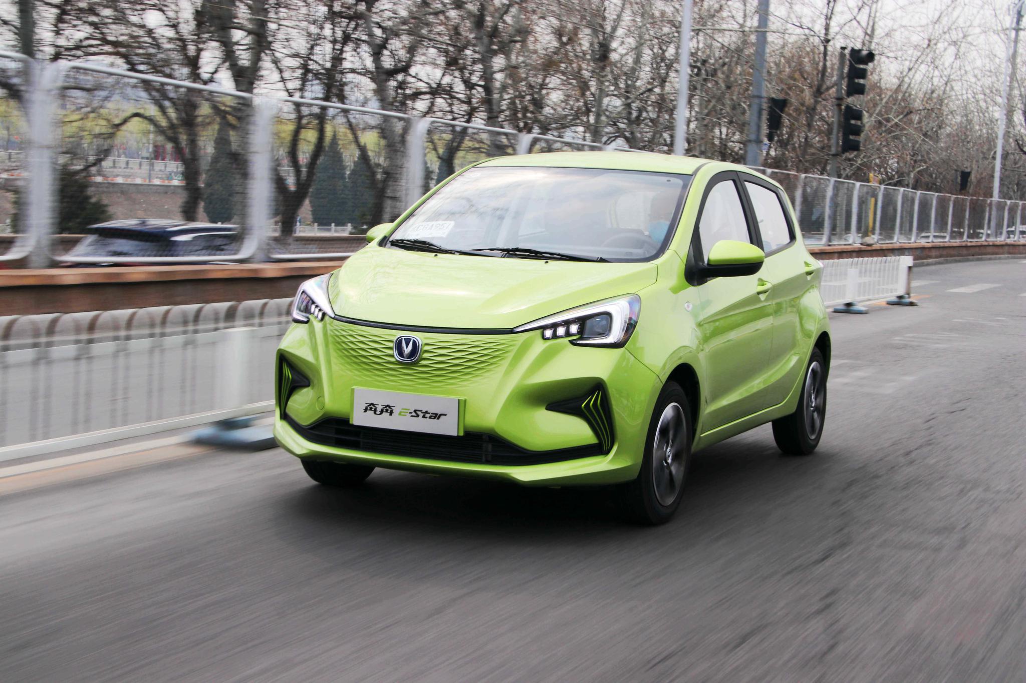 奔奔e-star的上市正式吹响了2020年长安攻占新能源市场的号角