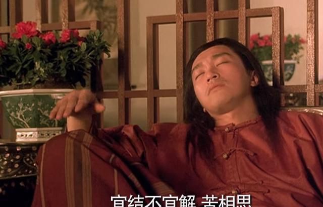 却并未告诉周星驰该怎么去演,阿星在听到自己的话以后,只是走过去看了