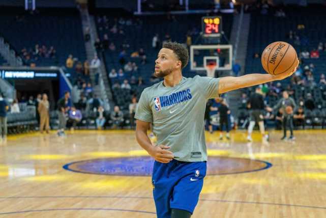 真不配FMVP？库里2015年季后赛9场30+ 还投中98粒三分球休闲区蓝鸢梦想 - Www.slyday.coM