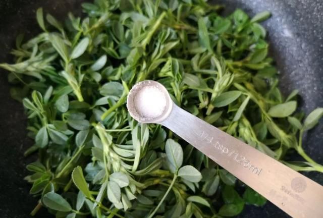 它是天然"清肠草",润肠排毒又减脂,现在吃它最鲜嫩