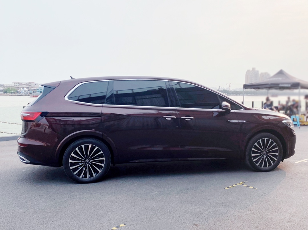 上汽大众全新mpv巍昂实车曝光别看说奥德赛gl8也要失眠了