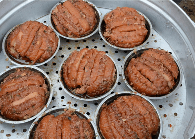 乡下亲戚结婚,看到这一桌子婚宴,我连筷子都不想拿了