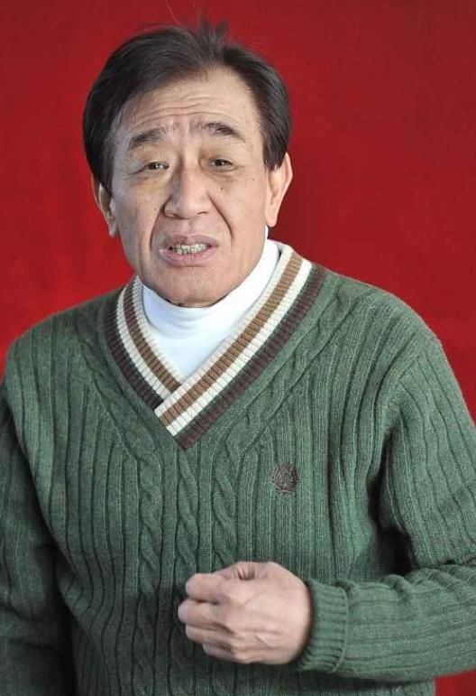 他与小他33岁娇妻结婚,关键还是好友的女儿,今见好友要叫岳父