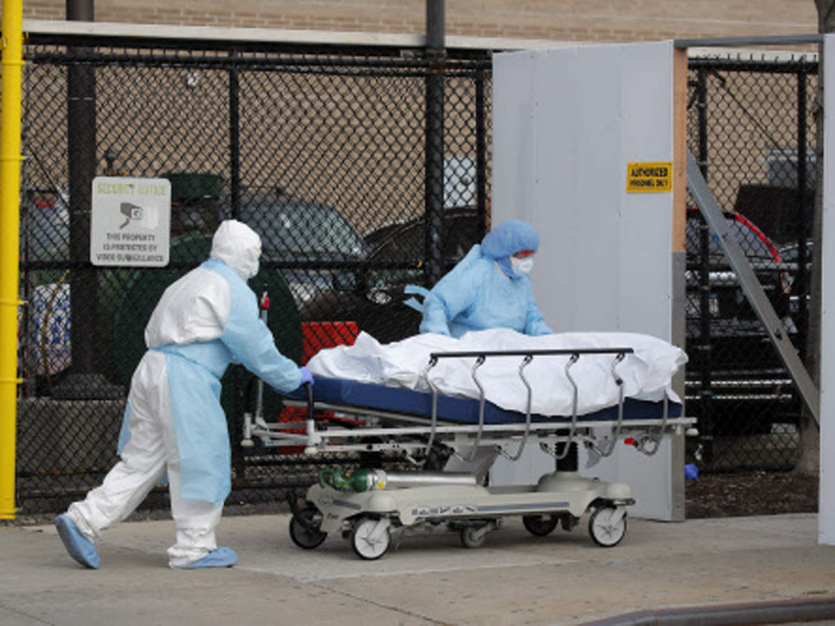 危急时刻美国出动收尸部队24岁女兵搬运100公斤尸体