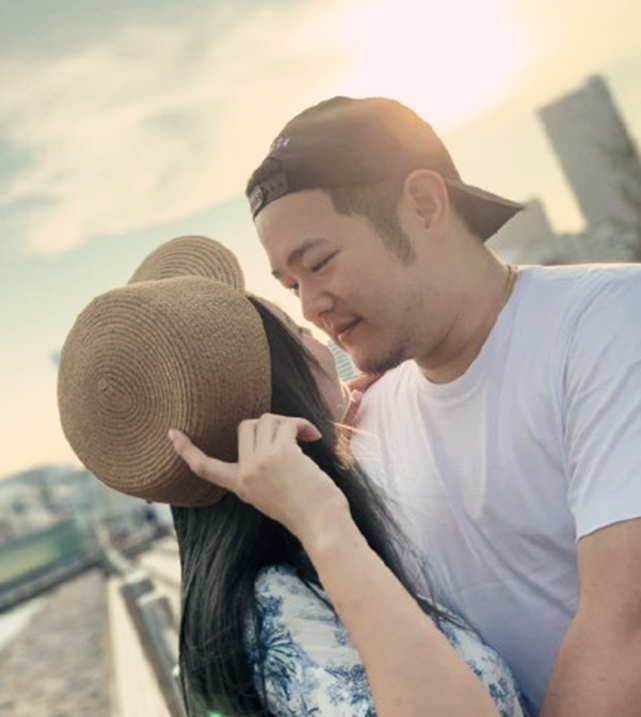 32岁被壮汉男友求婚,王子为她激动发文|詹子晴|王惟立|求婚_新浪新闻