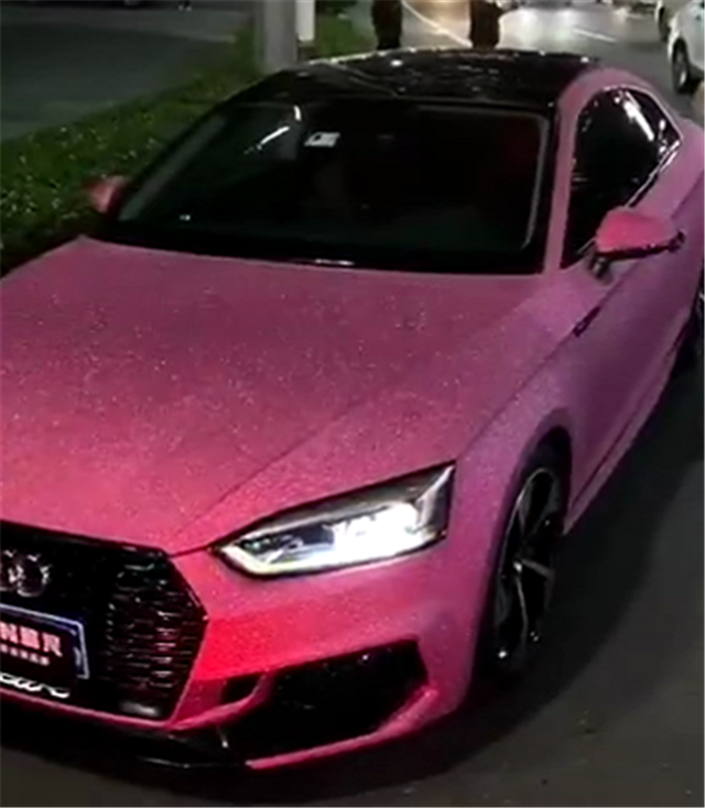 首台"钻石粉"奥迪rs5,450马力3.9秒破百,外观给人满满少女风