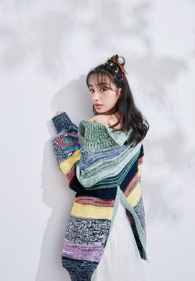 正文       作为一名模特,索朗美淇的身材自然是不用多说的,高挑的