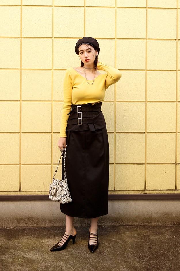 三吉彩花也是气质美人,粉红配翠绿也很扛住,配短发更显精致