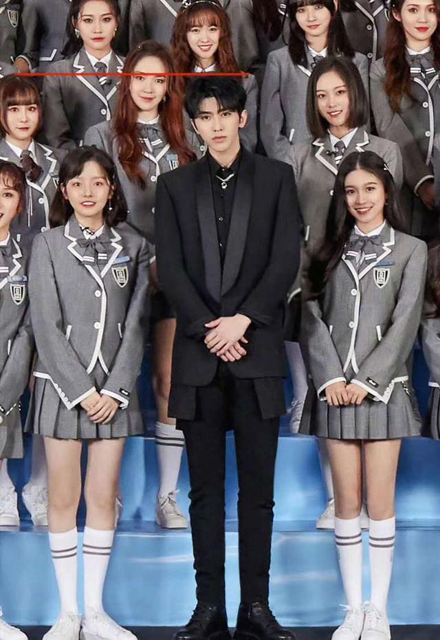 蔡徐坤有多高,网友脑洞图给你最直观感受