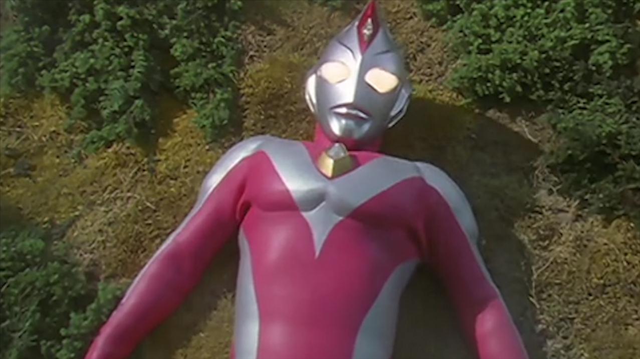 戴拿奥特曼假戴拿的脸被戴拿给打碎了露出他真实的面目