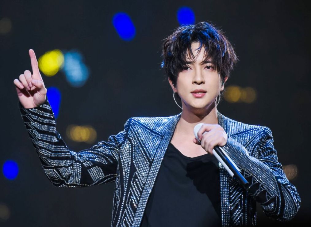 不虚报体重和身高间接承认微整歌手薛之谦真的是一股清流