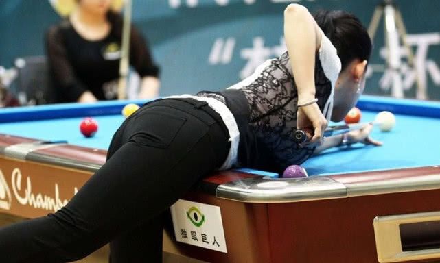 潘晓婷对身材的管理十分看重,受常年健身的影响,潘晓婷练就了一副令人