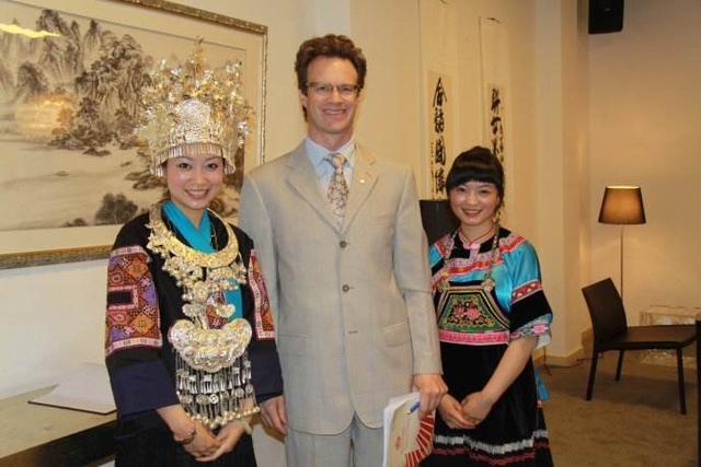 54岁大山近照,妻子原来是个重庆妹子,很漂亮|甘霖|重庆|妹子_新浪新闻