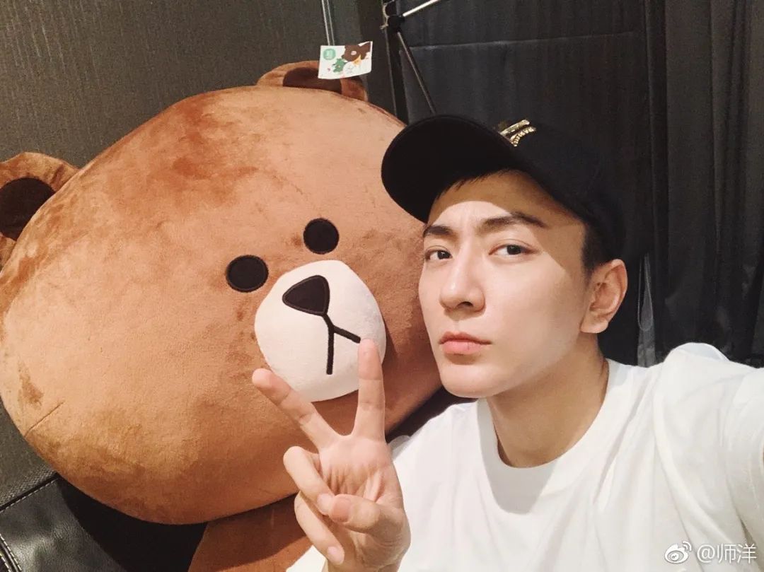 蹭娱乐圈热度卖货,十年过去了,师洋还是那个炒作天才