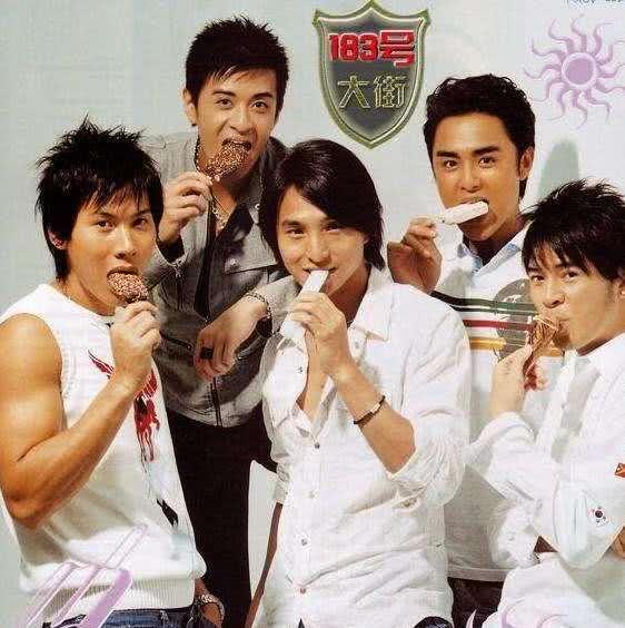 183club祝钒刚涉毒保释出狱,昨天刚被抓,现身警局遭记者围堵