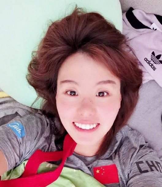 当看到傅园慧整牙近照变化后,前后差距认不出,网友:只是整牙