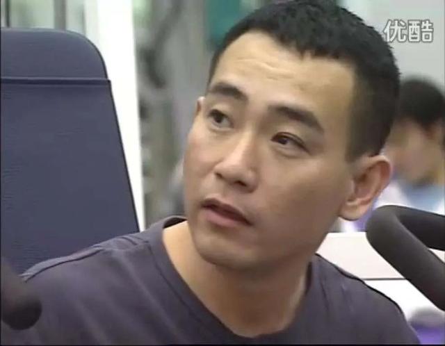 提到林保怡,记忆中的他一直留着干净利落的板寸,好像没怎么年轻过