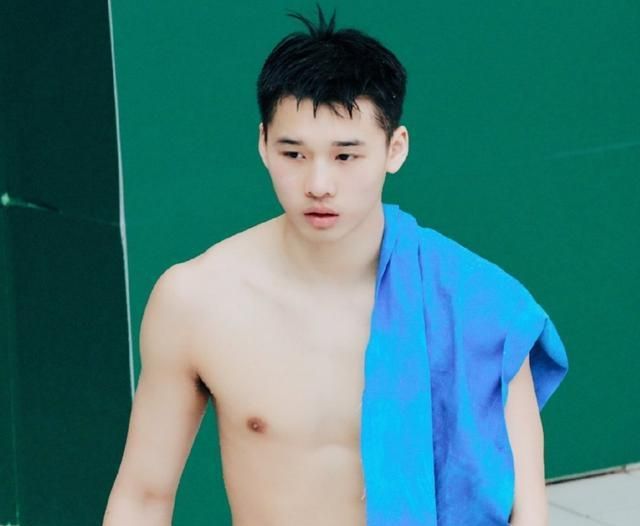 跳水王子陈艾森从王者变为追赶者,一年后能否摆脱伤病完成逆袭