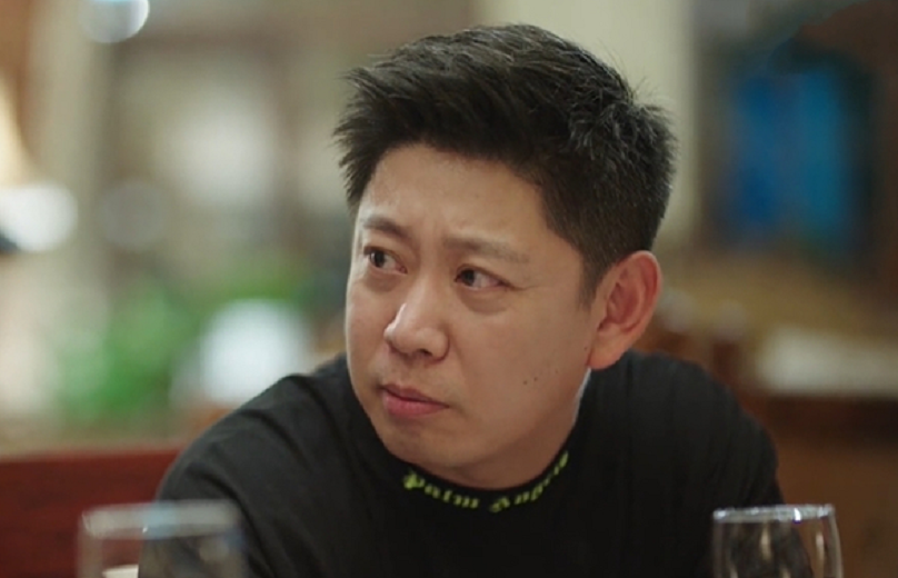 王宏,他曾经参演过正午阳光制作的《琅琊榜》,他当时在剧中扮演了黎钢