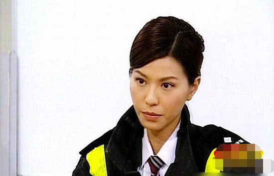 45岁女星频繁受伤,与老公终日相伴,躲过七年之痒