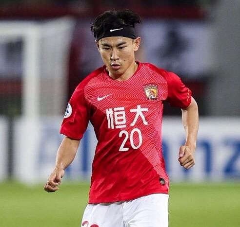 于汉超曾获央视点赞!3次爱心善举曝光:给白血病小球员捐款休闲区蓝鸢梦想 - Www.slyday.coM 于汉超曾获央视点赞!3次爱心善举曝光:给白血病小球员捐款休闲区蓝鸢梦想 - Www.slyday.coM