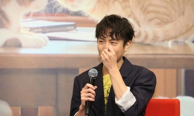 在听歌会上,韦礼安宣布与气象主播黄靖涵frida分手,令网友无比震惊.