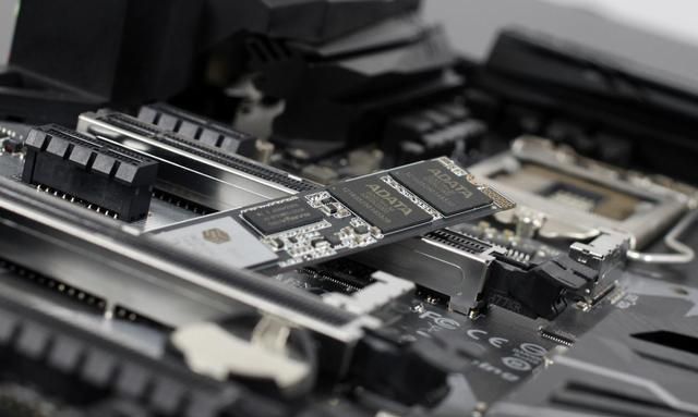 xpg 威龙sx8200 pro新品图赏:人狠话不多的性能王者