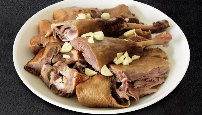 一个无为游子心心念念的,远不只是乡愁,更是那让人魂牵梦绕的家乡美食