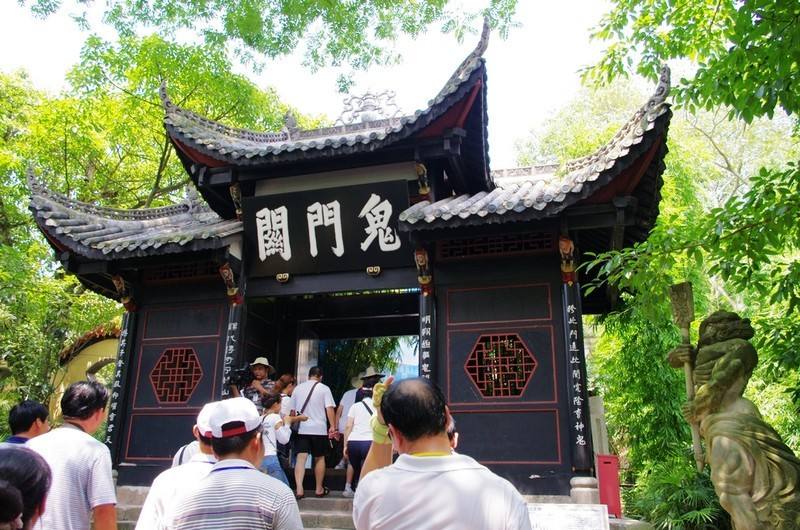 重庆现实版阴曹地府晚上本地人都不敢来只因雕像太逼真