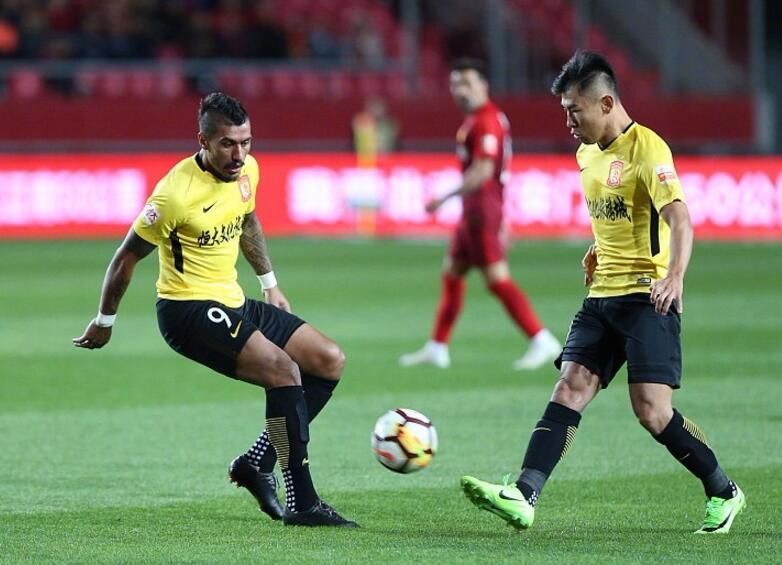 于汉超曾获央视点赞!3次爱心善举曝光:给白血病小球员捐款休闲区蓝鸢梦想 - Www.slyday.coM 于汉超曾获央视点赞!3次爱心善举曝光:给白血病小球员捐款休闲区蓝鸢梦想 - Www.slyday.coM