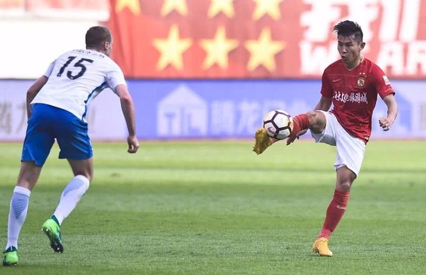 于汉超曾获央视点赞！3次爱心善举曝光：给患白血病小球员捐款休闲区蓝鸢梦想 - Www.slyday.coM