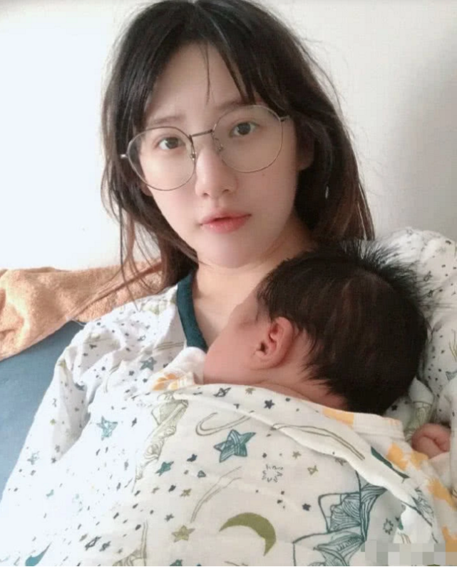 马剑越拍复古婚纱照庆结婚纪念日产后半年马剑越身材恢复好